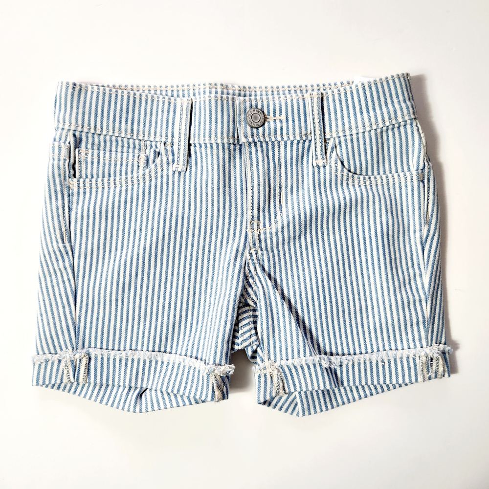Old Navy Girl's Blue and White Striped Shorts (NEW WITHOUT TAGS)!! Size: 6